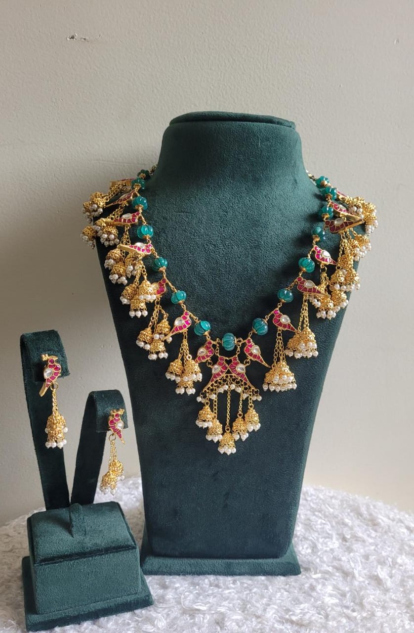 Almora Necklace Set