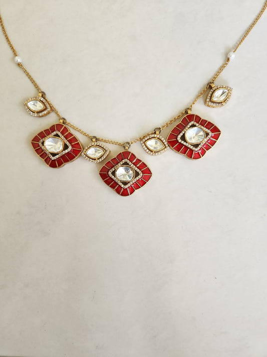 Lara Pendant Necklace