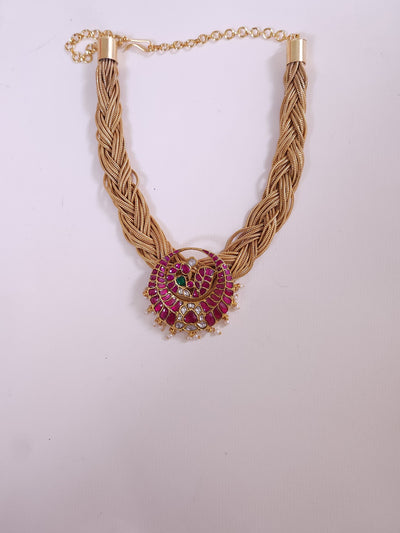Adhiyamaan Choker