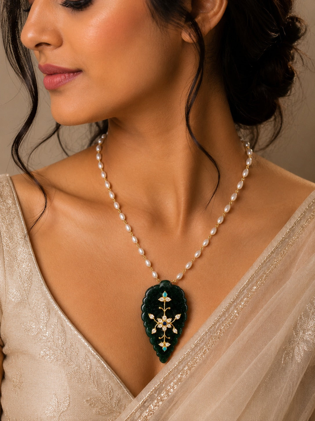 Emerald Pearl Pendant Chain