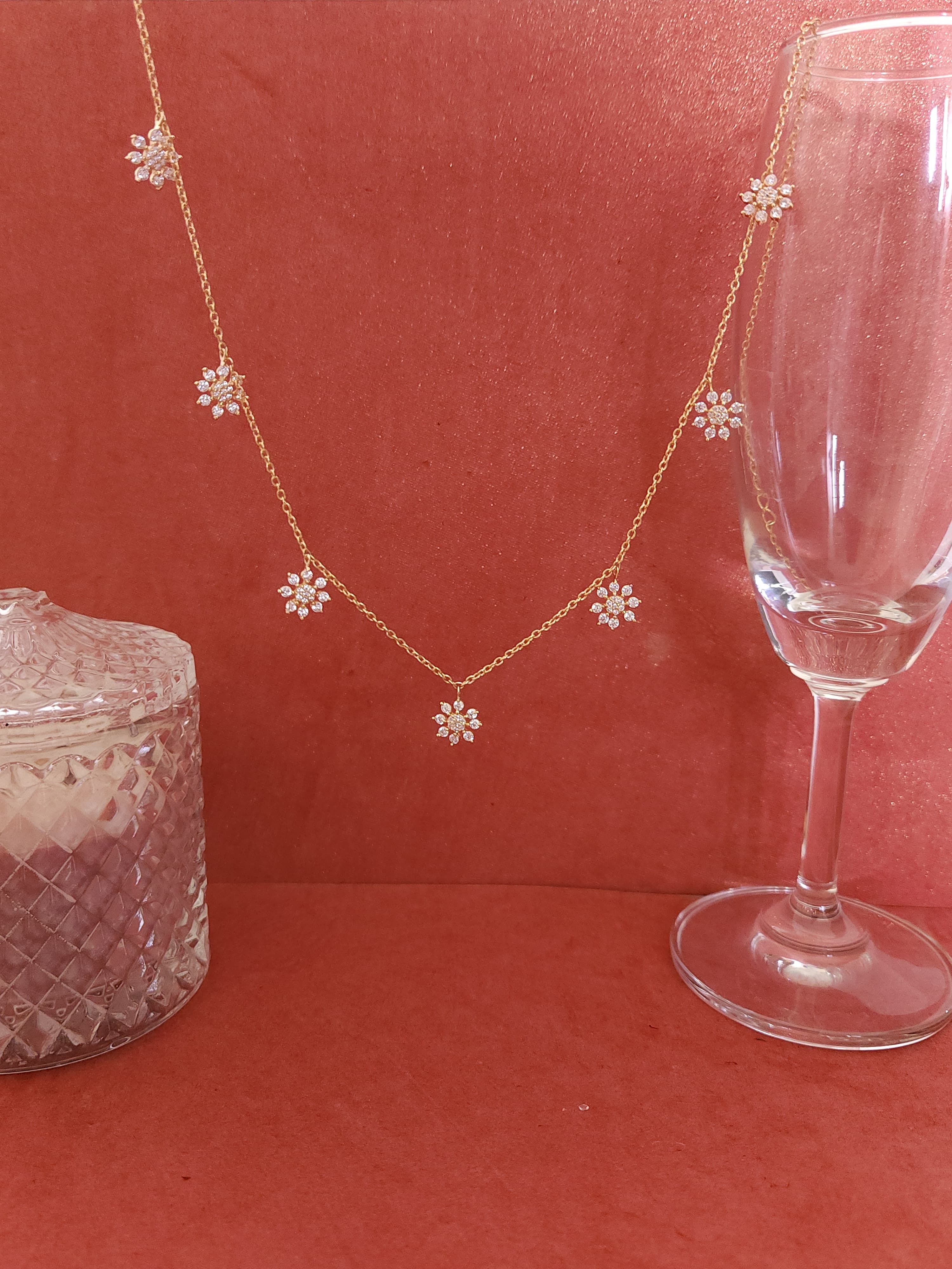 A classic silver chain with a smooth, polished finish and interlocking links, offering a timeless and versatile accessory.