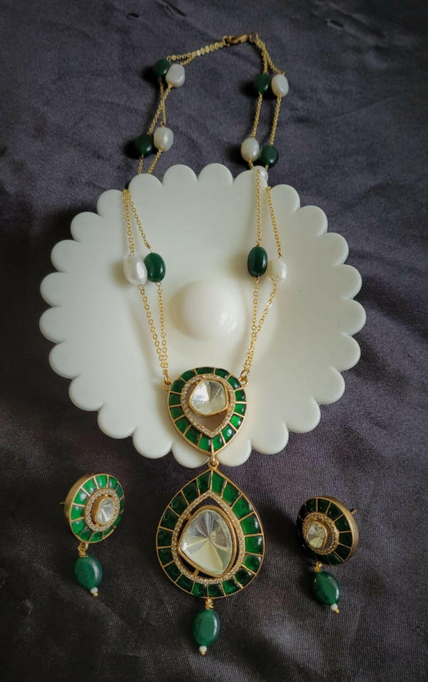 Adweta Neckpiece