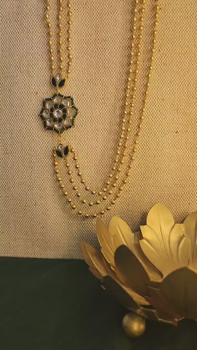 Meera Pendant Chain