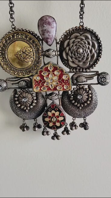 Debasmita neckpiece